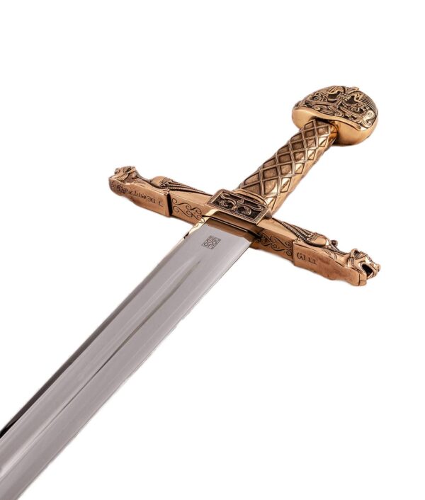 Der detailgetreue Griff des Schwerts von Karl dem Großen.